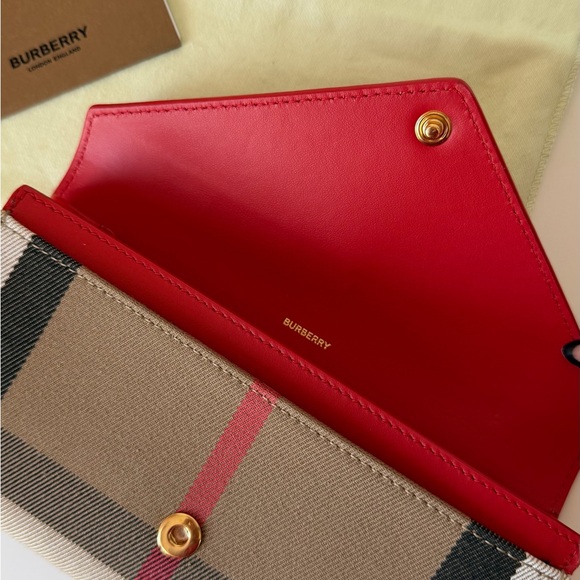 Burberry  wallet in bright Red new Original - Picture 4 of 7